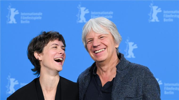 „September 5“ mit zehn Nominierungen bei Deutschem Filmpreis Liv Lisa Fries und Regisseur Andreas Dresen können beim Deutschen Filmpreis auf Auszeichnungen hoffen. (Archivbild)