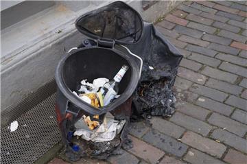Löchrige Mülleimer in der Jahnstraße. Foto: Hinkelmann