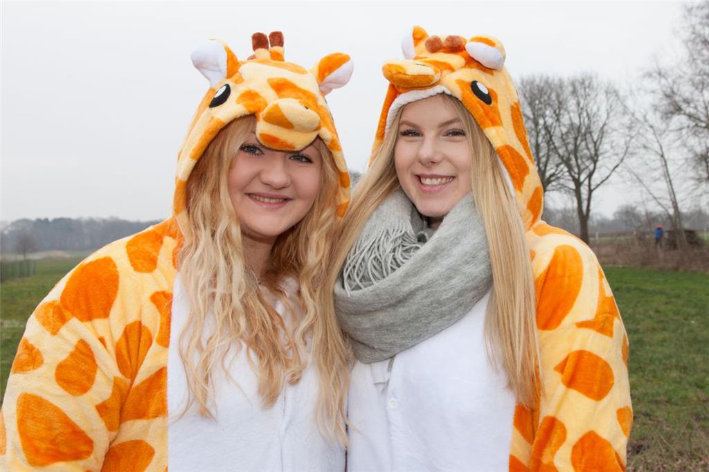 Louisa Otten und Joanna Schmidt von der Arche Noah. Karneval in Wehdel 2018. Fot...