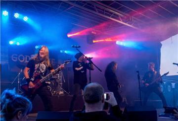 Loxstedter Rock House Festival: Auftritt von Godsnake.