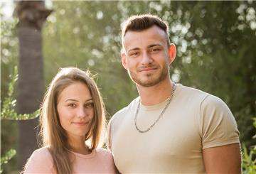 Luca und Melina sind nach der ersten Folge ein Paar.