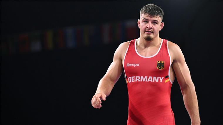 Ringer-Hoffnung Lazogianis holt EM-Silber Lucas Lazogianis ist eine der großen deutschen Zukunftshoffnungen im Ringen.