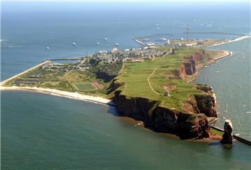  Die Hochseeinsel Helgoland (Luftaufnahme). 