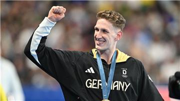 Lukas Märtens hat als erster deutscher Mann seit 1988 Olympia-Gold im Beckenschwimmen gewonnen.