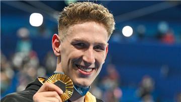 Lukas Märtens hat einen Weltrekord im Schwimmen gebrochen.