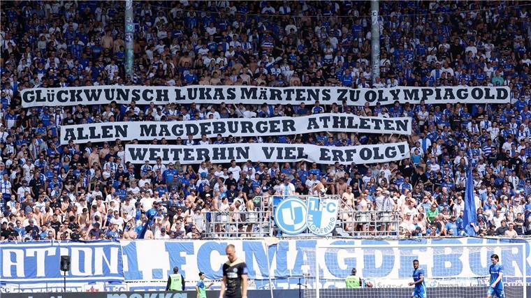 Lukas Märtens wurde auch im Fußballstadion gefeiert.