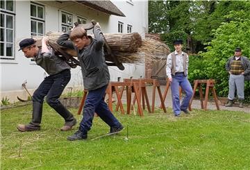 Lukas Schmidt, Lukas Spitzenberg, Sina Große-Beck