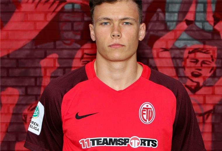 Ehemaliger JFV-Spieler wechselt in die U19-Bundesliga Lukas Schumacher wechselt zum Eimsbütteler TV in die U19-Fußball-Bundesliga.