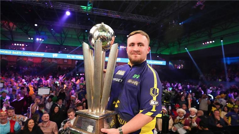 Spitzname „Atombombe“: Für Darts-Star Littler kein Problem Luke Littler gilt als derzeit bester Darts-Profi der Welt.