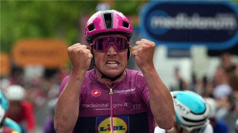 Pedersen-Show bei Giro-Abstecher in Albanien Mads Pedersen gewinnt beim Giro d’Italia die erste und dritte Etappe.