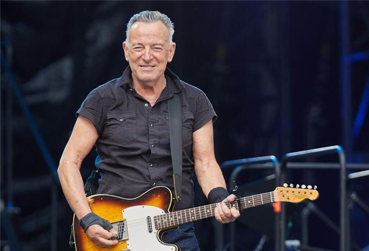 Magenprobleme setzen Bruce Springsteen im September außer Gefecht - der Musiker freut sich nach eigener Aussage aber schon auf seine Bühnen-Rückkehr.