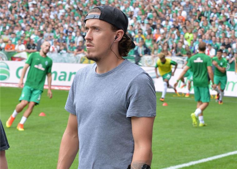 Magenschmerzen bei Max Kruse: Der gerade genesene Offensivspieler brach sein Training mit dem SV Werder Bremen ab.