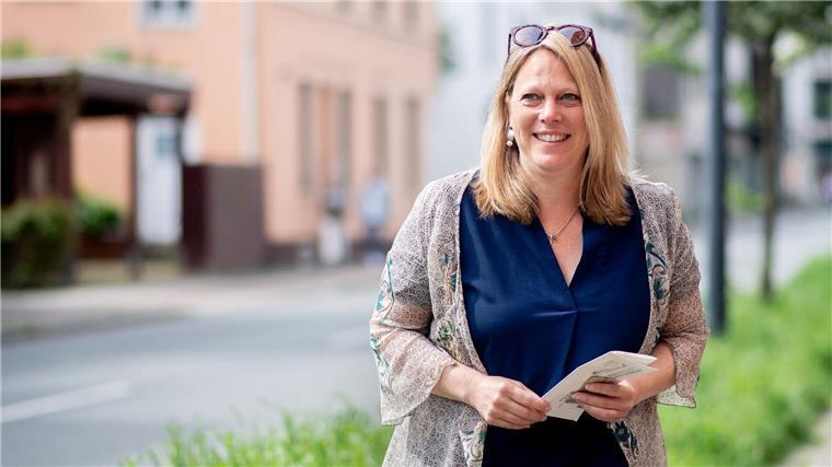Maike Schaefer, Spitzenkandidatin von Bündnis 90/Die Grünen in Bremen, kommt zu ihrem Wahllokal.