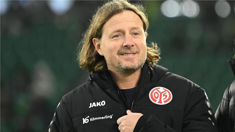 4:3 in der Nachspielzeit: Wolfsburg schlägt Mainz Mainzer Erfolgstrainer: Der Däne Bo Henriksen.