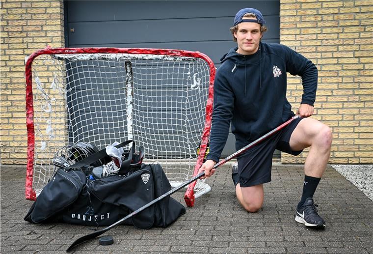 Malte Kuhn vom REV Bremerhaven macht sich nach Nordamerika auf, um zu studieren und Eishockey zu spielen.