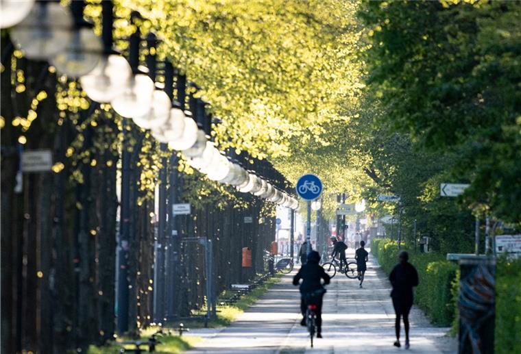 Man geht sich eher aus dem Weg. Die Kontaktbeschränkungen sollen bis zum 10. Mai verlängert werden.