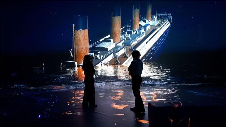 Ein virtueller Spaziergang auf der „Titanic“ Man kann als Besucher den Untergang des Luxusschiffes hautnah miterleben.