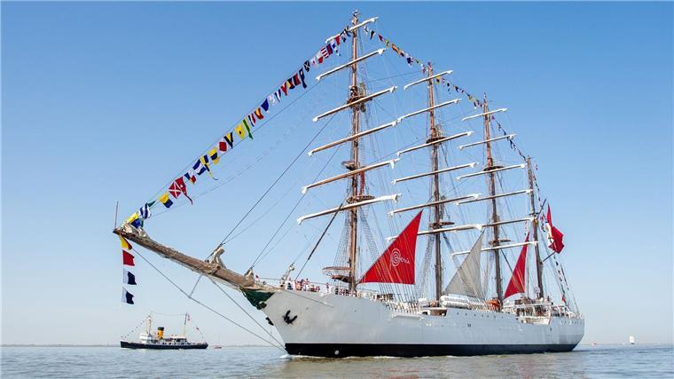 Sonne im Gesicht, Segel im Wind – „Sail“ beginnt Manche Besatzungen segelten für die „Sail“ um die halbe Welt.
