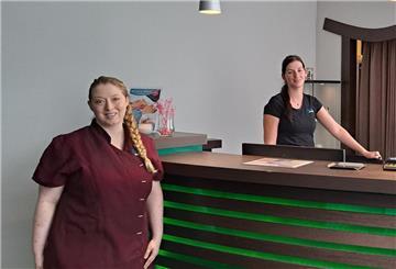 Mandy Freifrau und Jasmin Schröder