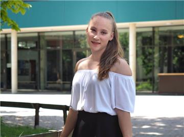 Mandy Hoffmann (14) aus Peine hat das Abitur mit der Note 1,0 bestanden. 