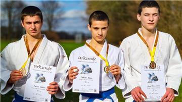 Mansur Vakhaev, Salavat Akhiev und Ishan Dzhemaldinov von der Judoschule Kano.