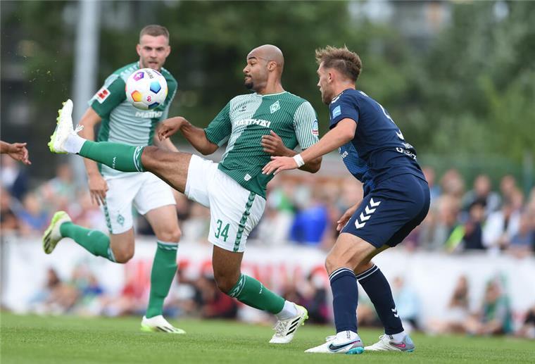 Manuel Mbom verlässt Werder Bremen und wechselt nach Dänemark.