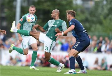Manuel Mbom verlässt Werder Bremen und wechselt nach Dänemark.