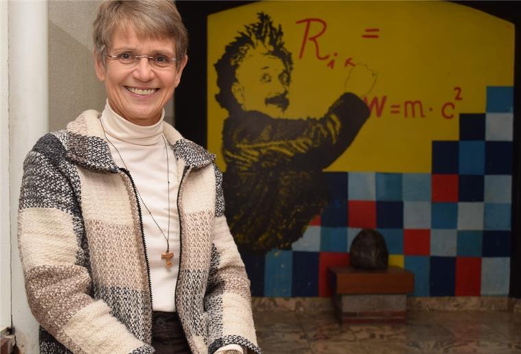 Probleme an der Zinzendorfschule in Tossens Manuela Heuthaler hat entschieden, dass Tossens nicht ihr Lebensmittelpunkt und die Zinzendorfschule nicht ihre berufliche Zukunft sein soll. Zum Ende ihrer Probezeit hat sie ihren Abschied genommen.