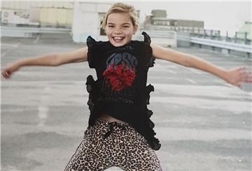 Mara Skrodolies (11) aus Schiffdorf ist eine gefragte Tänzerin in Musikvideos und ist Deutsche Meisterin im Videoclip-Dancing.