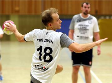 Marc Ußkurat und seine Zevener Teamkollegen reisten stark ersatzgeschwächt zum Auswärtsspiel nach Bruchhausen-Vilsen und kassierten eine denkbar unglückliche 32:33-Niederlage.