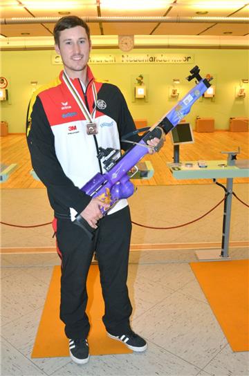 Marcel Handrick, vom Schützenverein Neuenlandermoor ist ein Ausnahmetalent an der Armbrust.