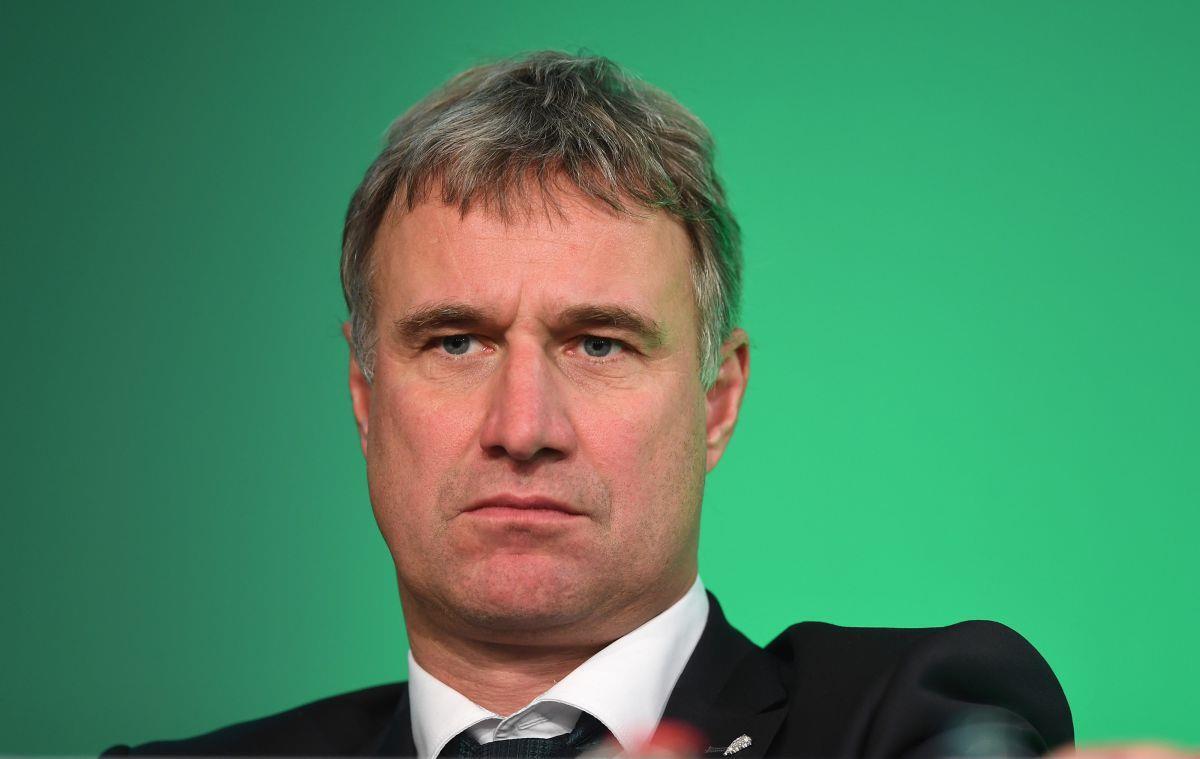 Marco Bode verteidigt den Verkauf der Namensrechte für das Weserstadion.