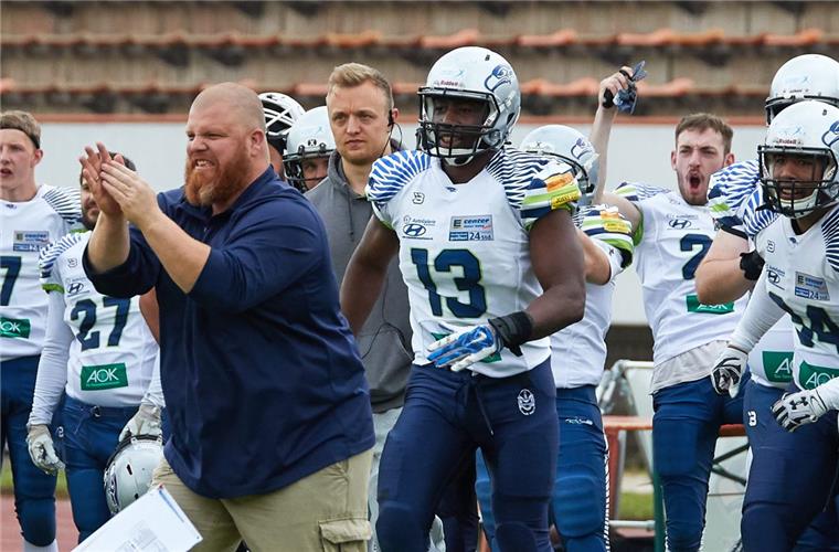Bremerhaven Seahawks verlieren ihren Offensiv-Koordinator Marco Monsees hat mit den Bremerhaven Seahawks bislang eine erfolgreiche Saison gespielt. Dennoch zieht es den Offensiv-Koordinator zu den Oldenburg Knights.