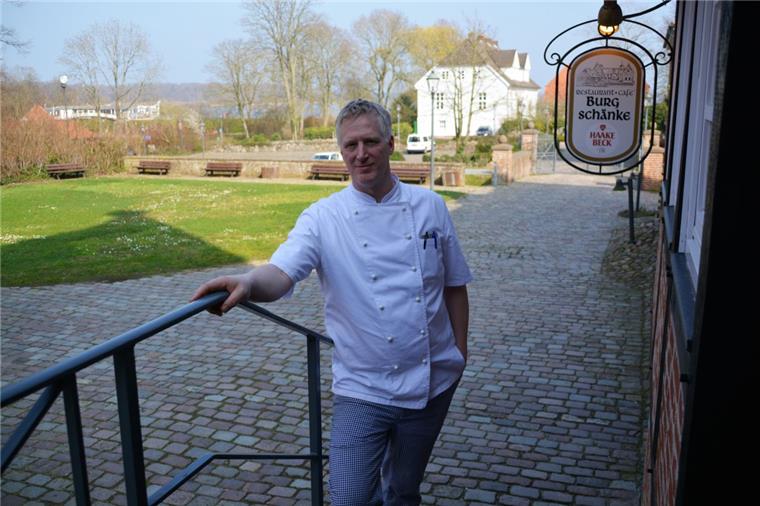 Marcus Fahrenkrug und sein Team schließen zum 1. Mai die Tür der "Burgschänke" in Bad Bederkesa zu.

