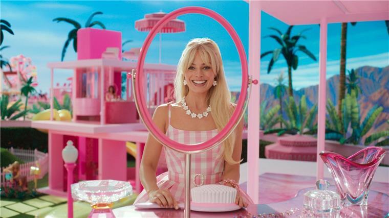 Margot Robbie und Cillian Murphy für SAG-Awards nominiert Margot Robbie als Barbie in einer Szene der Films „Barbie“.