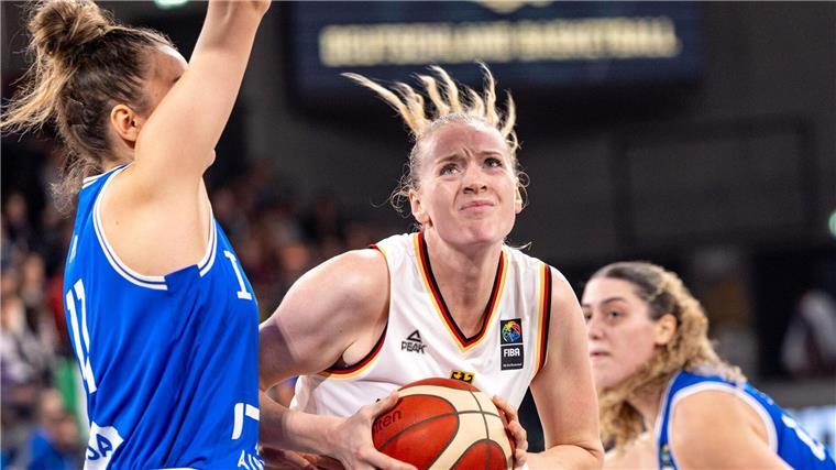 Gülich: Olympia sehr wichtig für deutschen Frauen-Basketball Marie Gülich (M) und die DBB-Frauen starten in die Olympia-Vorbereitung.