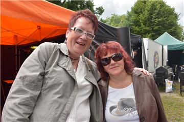 Marika Esch (links) aus Lamstedt und Antonija Prole aus Bremerhaven auf dem BBQ ...