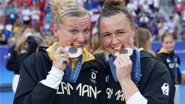1. FC Köln holt Ex-Nationalspielerin Hegering aus Wolfsburg Marina Hegering (r.) holte 2024 mit Deutschland Olympia-Bronze in Paris.