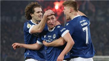 Marius Wörl (M) schoss Arminia Bielefeld mit 1:0 in Führung.