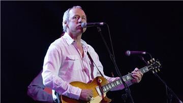 Mark Knopfler hatte „wunderbare Zeiten“ mit seinen zahlreichen Gitarren.