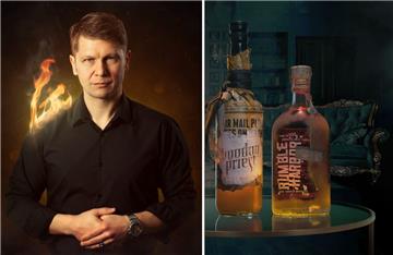 Markendesigner Kai Braue vertreibt Rum aus Bremerhaven mit wahnwitzigen Erzählungen.