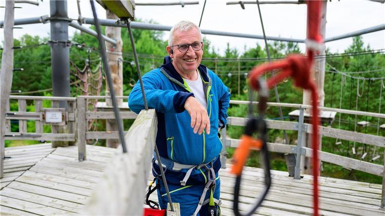 Von Fußballgolf bis Barfußpark: Freizeitideen im Norden Markus Hielscher, Inhaber der Kletterpark Höhenwegarena der Höhenweg GmbH, steht im Kletterpark.