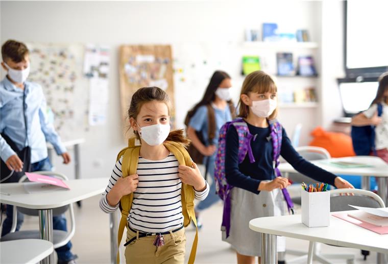 Maskenpflicht in den Schulen: Bislang soll sie im Land Bremen und in Niedersachsen nur außerhalb des Unterrichts gelten.