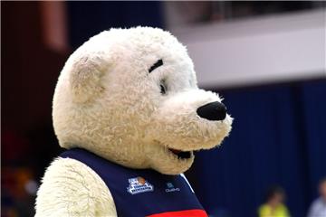 Maskottchen Dunky und die Fans der Eisbären können wieder hoffen. Die Zweite Liga gibt dem Club mehr Zeit, um die geforderten Nachweise einzureichen.