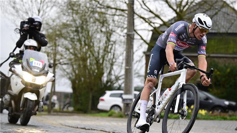 Tour in Gefahr? Van der Poel erleidet Handverletzung Mathieu van der Poel hat sich an der Hand verletzt.