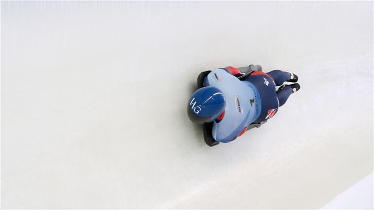 Matt Weston aus Großbritannien fuhr im dritten von vier WM-Läufen Bahnrekord.