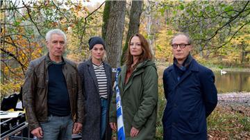 Matthias Hamm (Ralph Herforth, l-r), Alwa Sörensen (Lisa Werlinder), Jana Winter (Natalia Wörner), Arne Brauner (Martin Brambach) sind Kollegen.