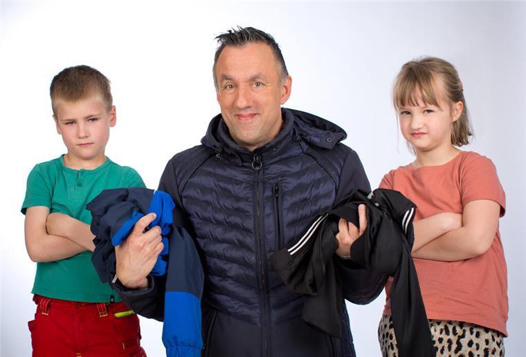Mann mit Kindern 