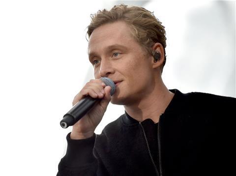 Matthias Schweighöfer kommt für ein Konzert nach Bremen.