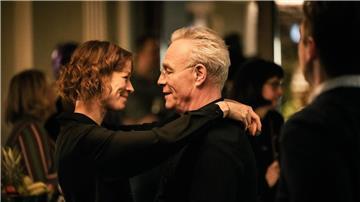Max Ballauf (Klaus J. Behrendt) verliebt: Seit einiger Zeit ist er mit Nicola Koch (Jenny Schily) liiert.